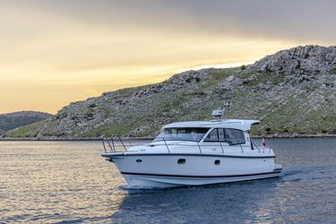 37' Nimbus 2022 Yacht For Sale
